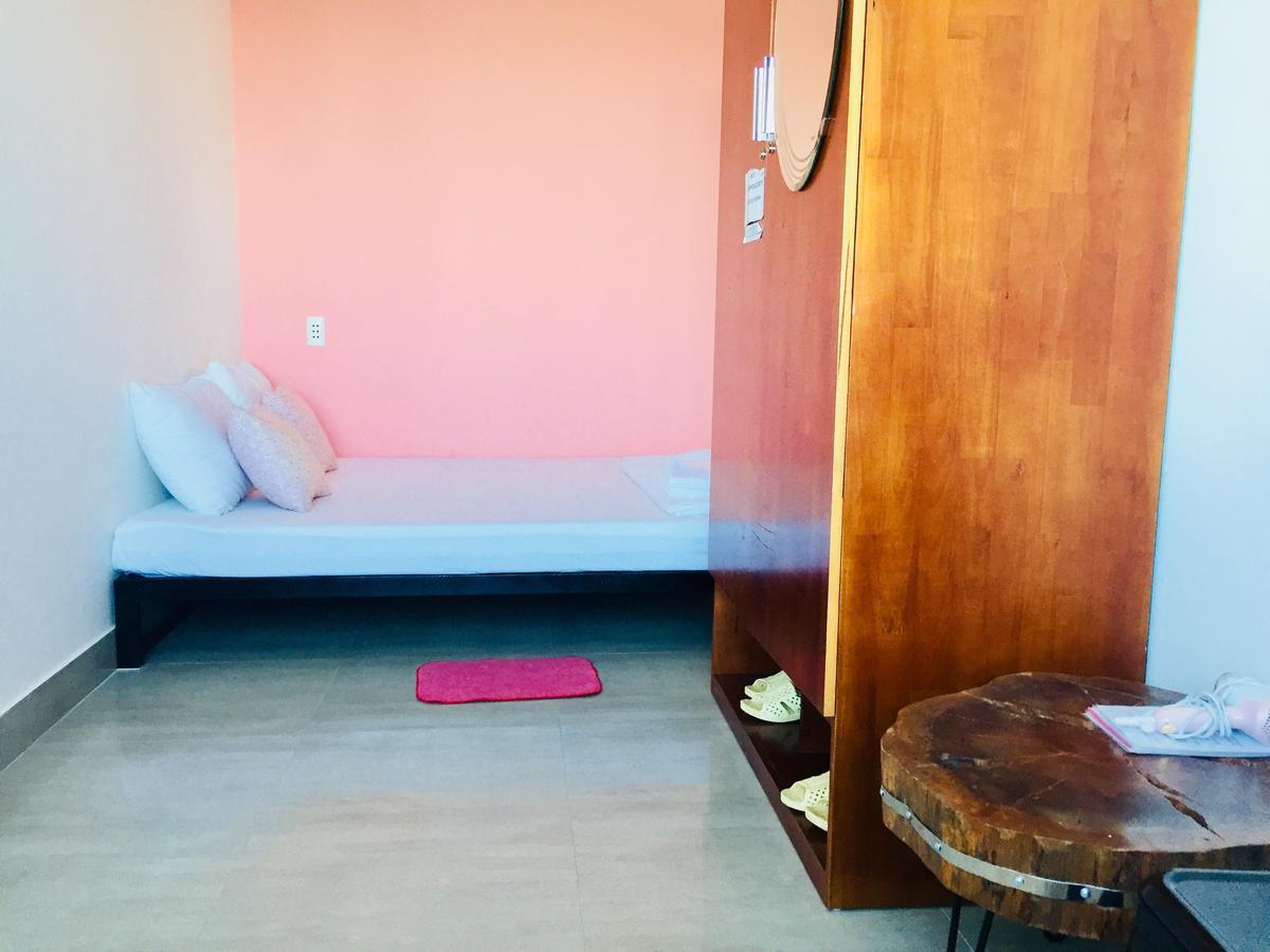 Dolphin Homestay Dong Hoi