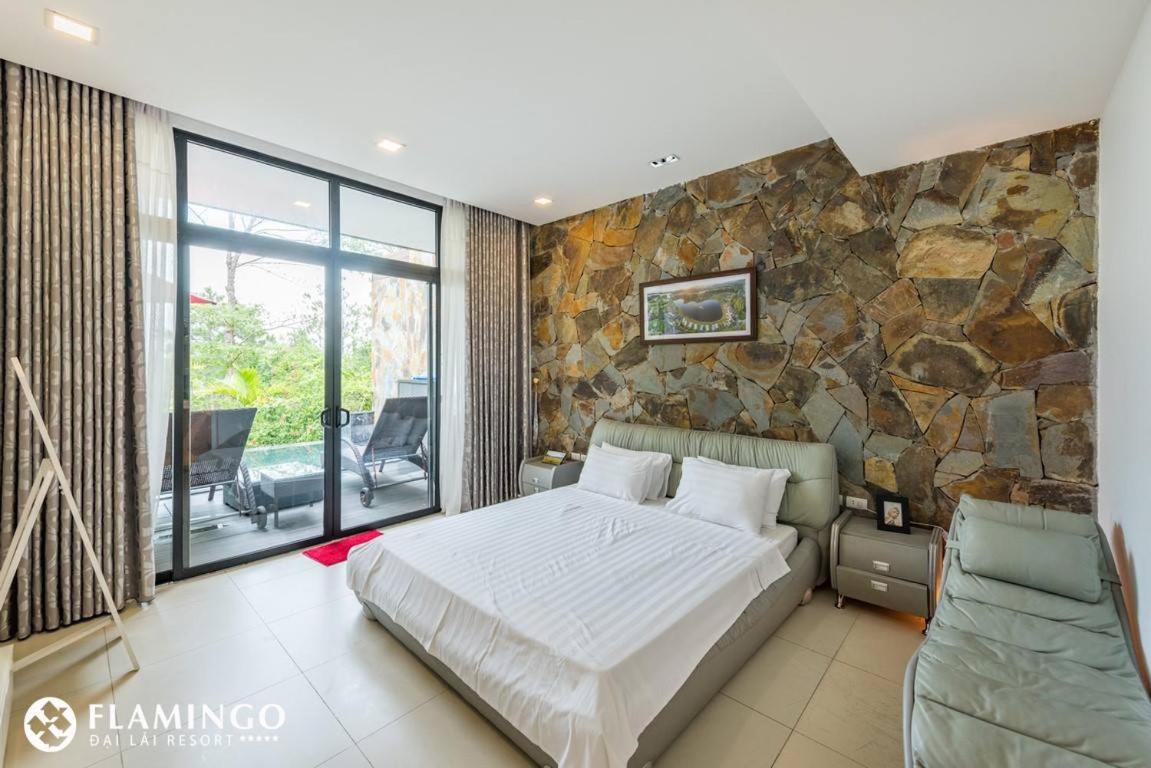 Villa Flamingos Happy Ngoc Quang