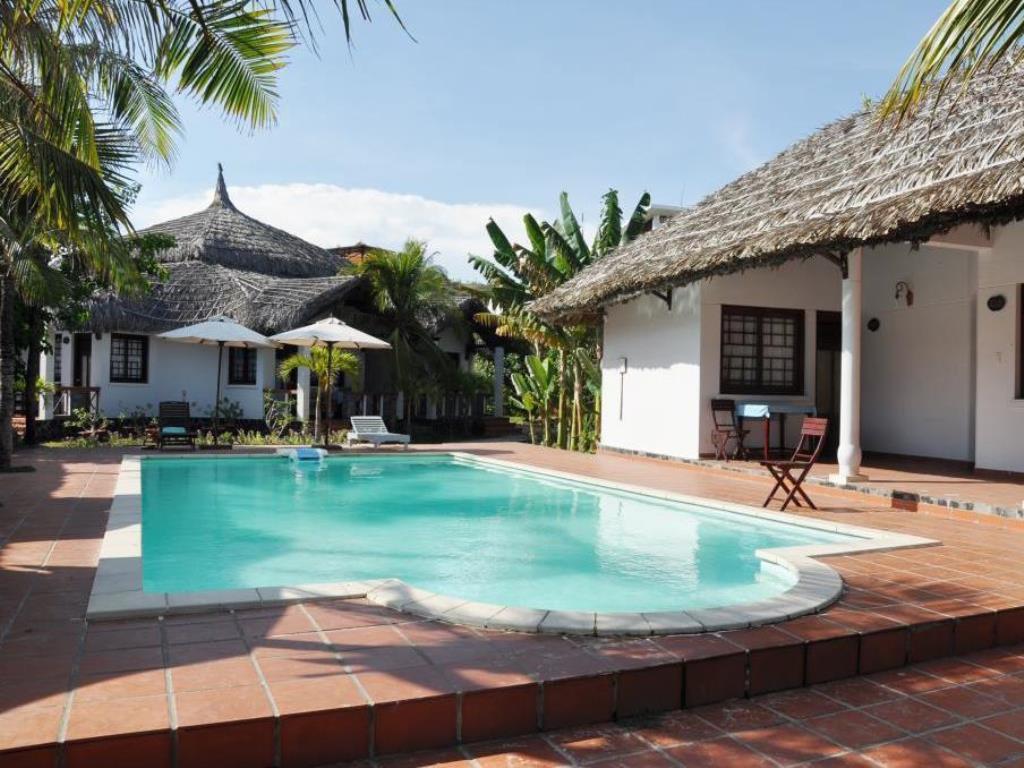Hotel Suoi Tien Mui Ne 3*
