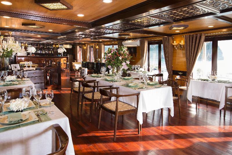 Hera Cruises Hotel
