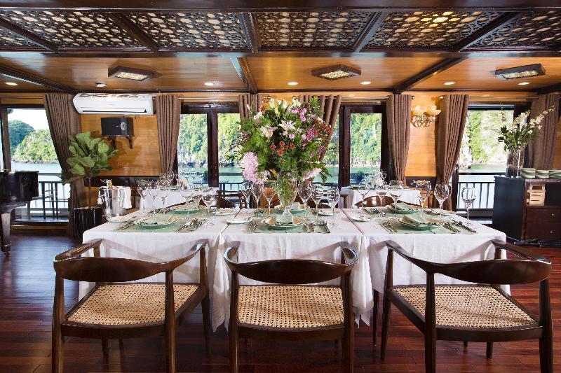 Hera Cruises Hotel 3*