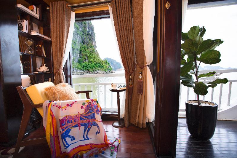 Hotel Hera Cruises 3*
