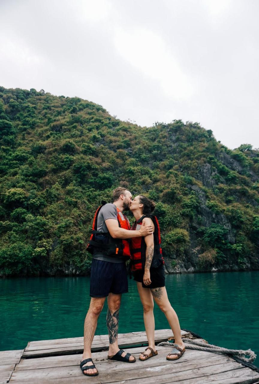 Mon Cheri Cruises  Hạ Long