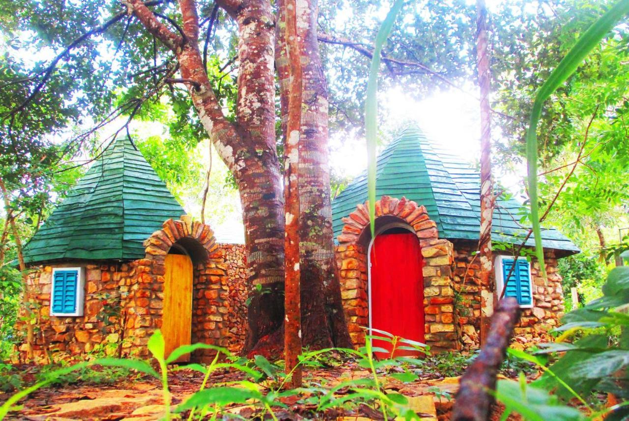 Phu Nam House - *