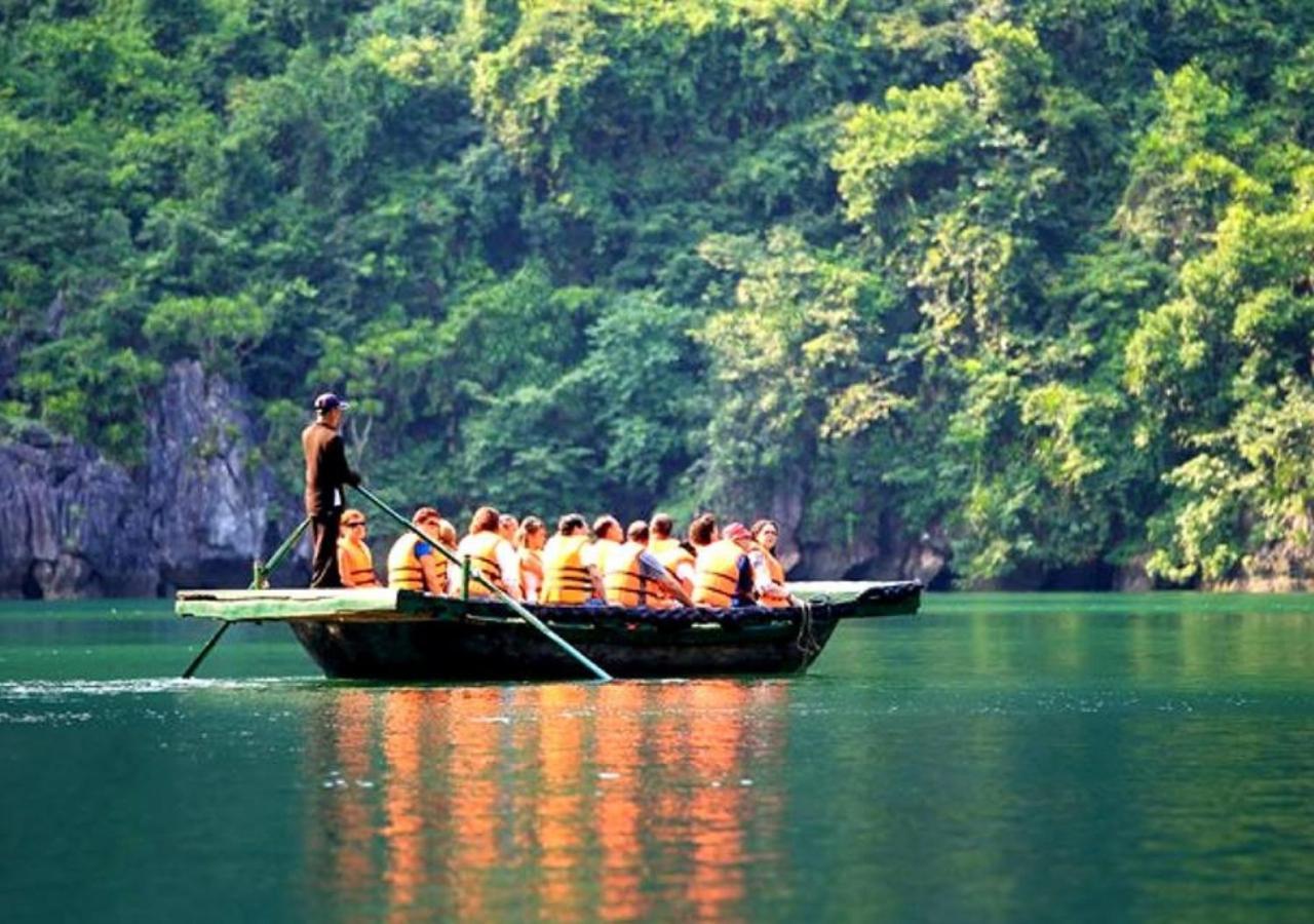  Swan Cruises Halong Ha Long