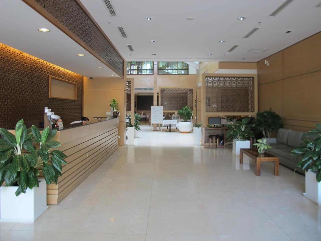 Nhi Phi Hotel Nha Trang