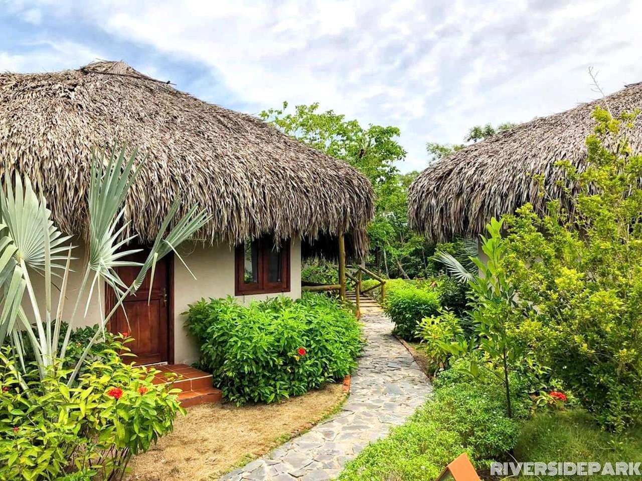 Riverside Park Eco 3* Vinh Long