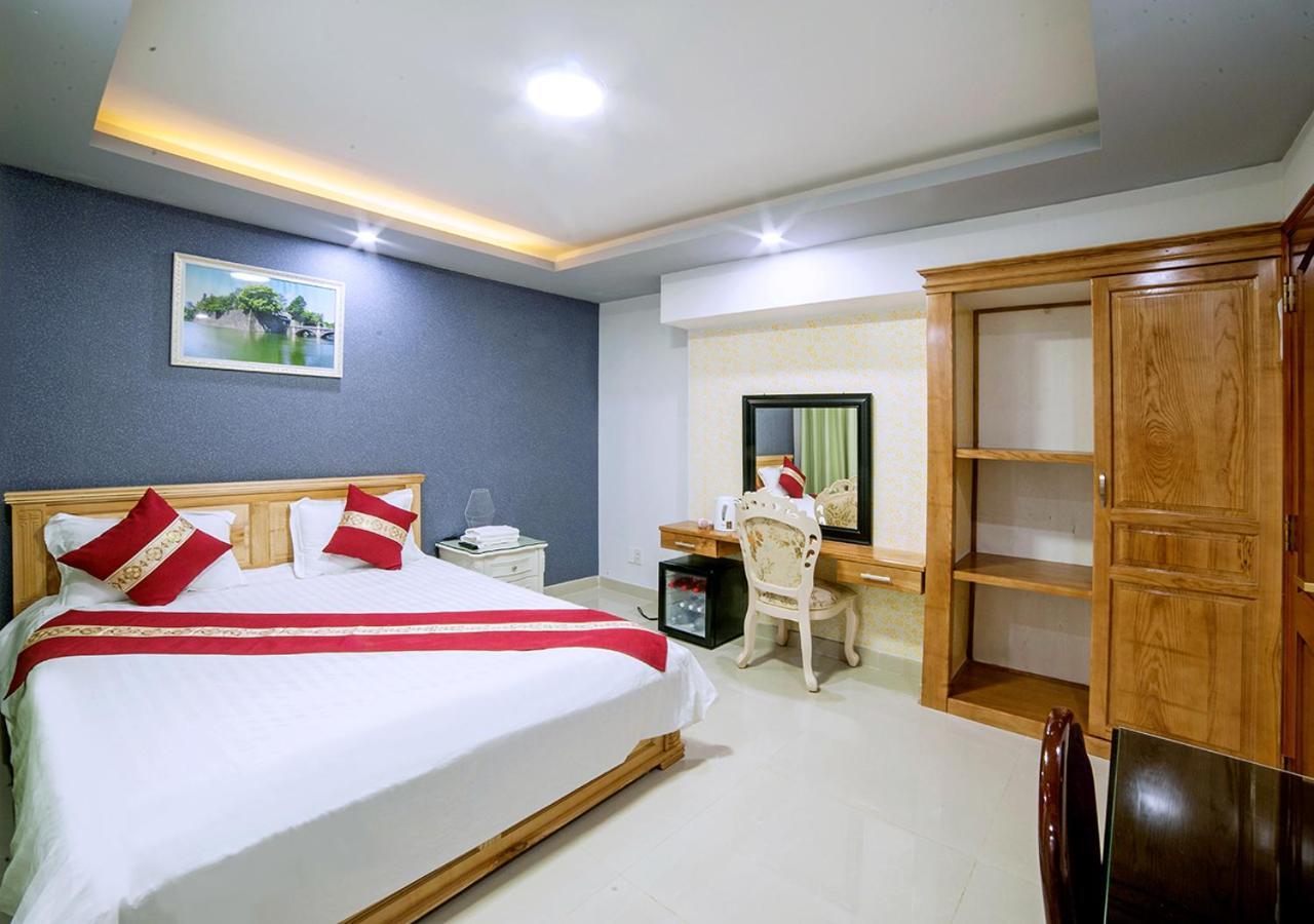 Khach San Quoc Cuong-di Tam