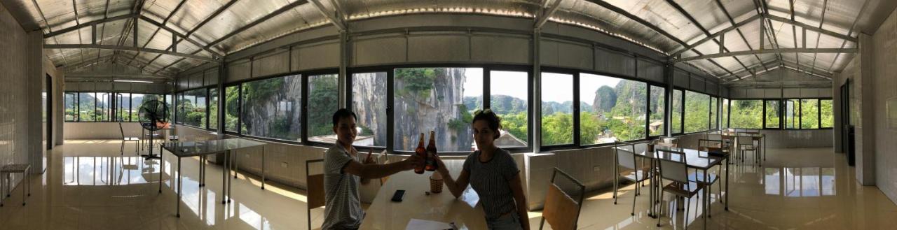 Limestone View Homestay *