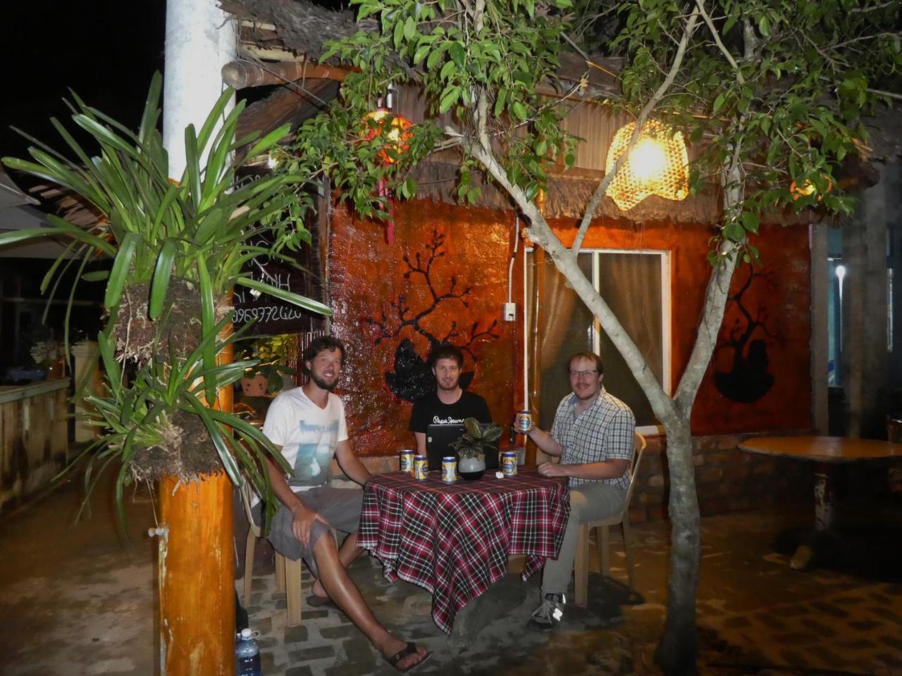 Ngo Khanh * Tân Hiệ