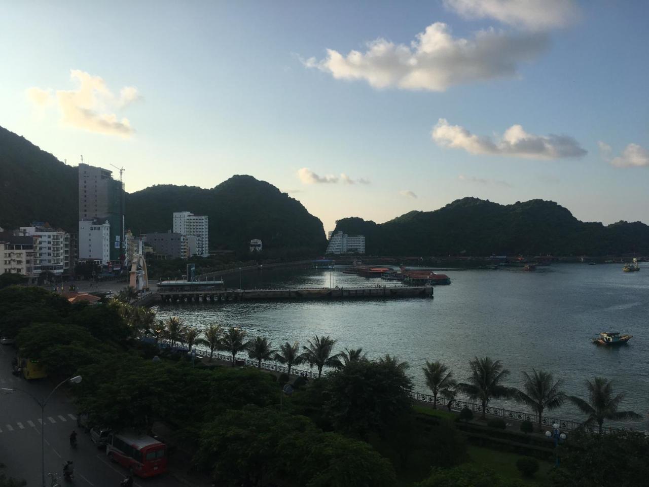 Khách sạn Nam Phương *