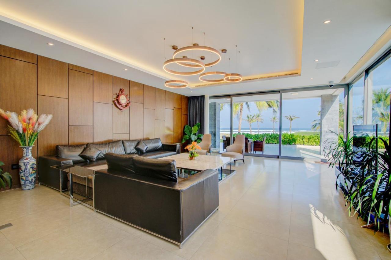 7 Bedrooms Beachfront Luxury * Da Nang