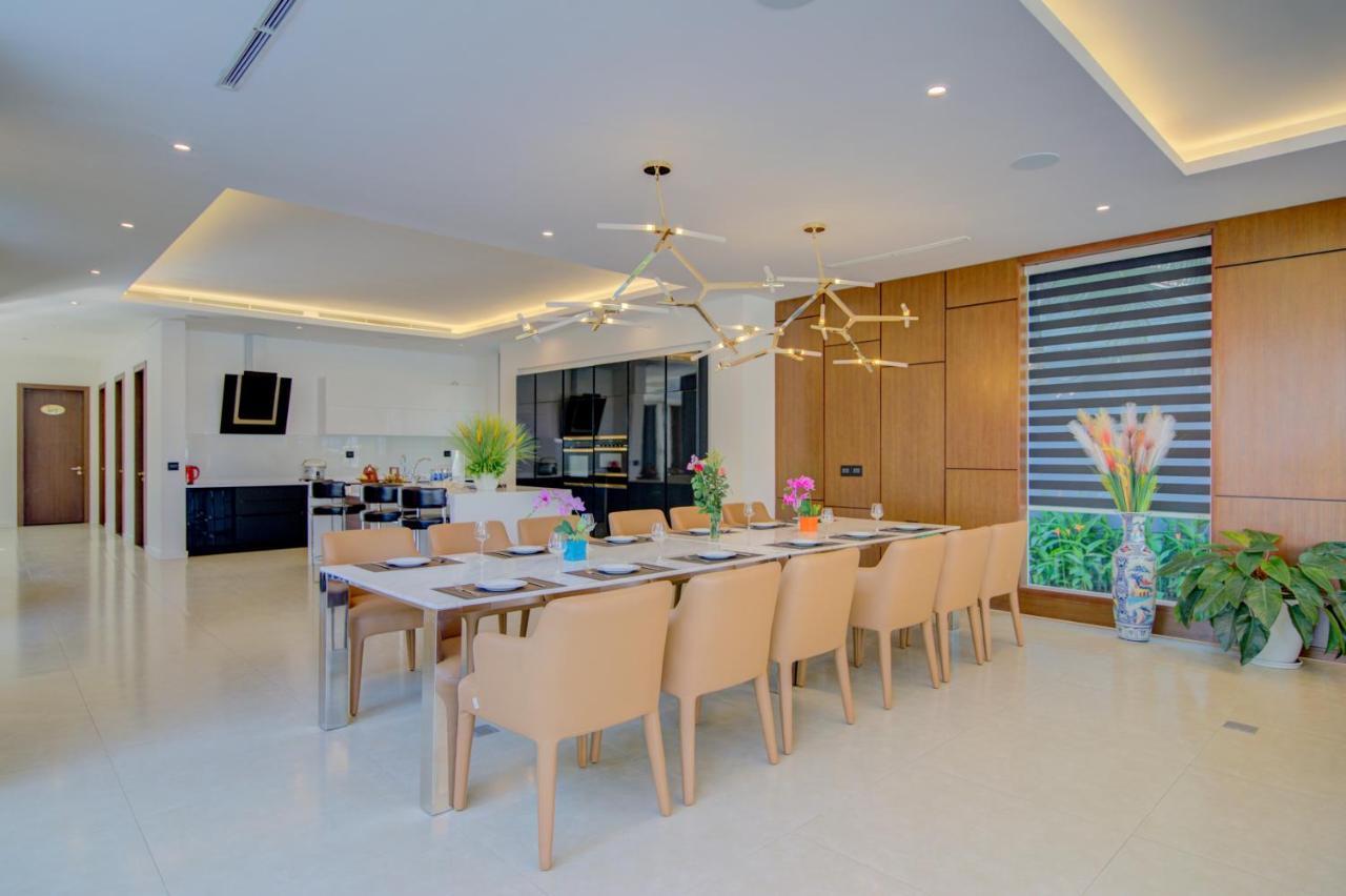 7 Bedrooms Beachfront Luxury Villa