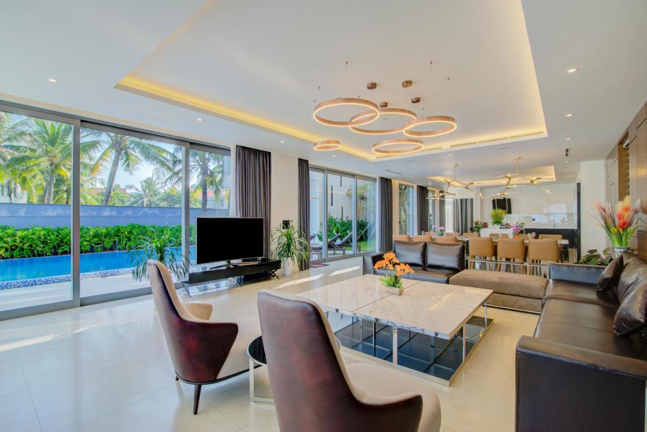 7 Bedrooms Beachfront Luxury Da Nang