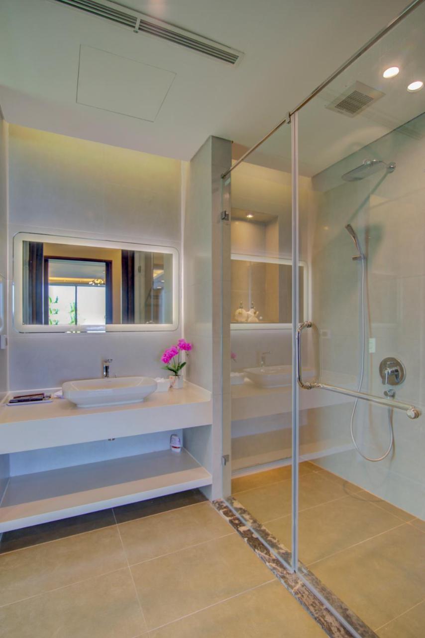 Villa 7 Bedrooms Beachfront Luxury