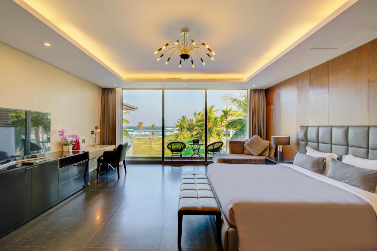 Villa 7 Bedrooms Beachfront Luxury