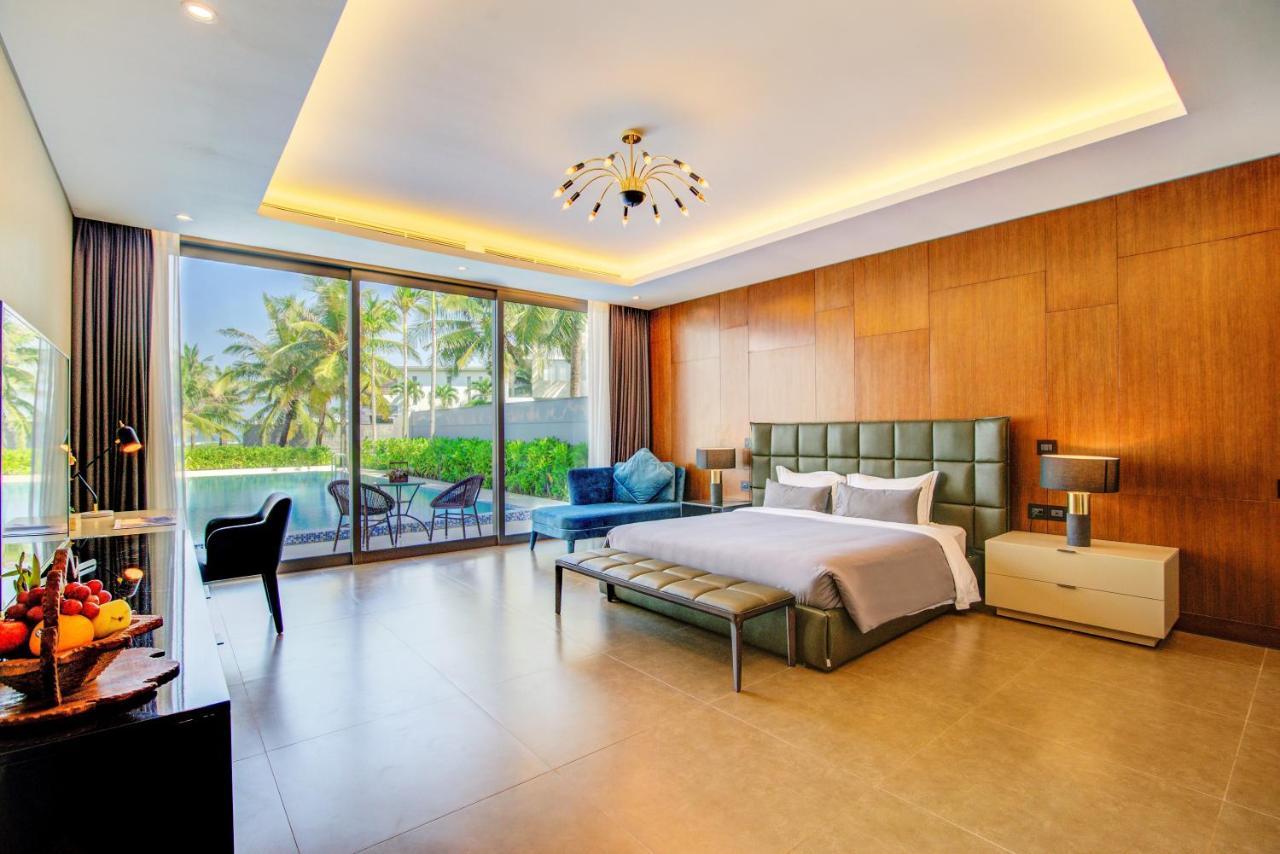7 Bedrooms Beachfront Luxury Villa Da Nang
