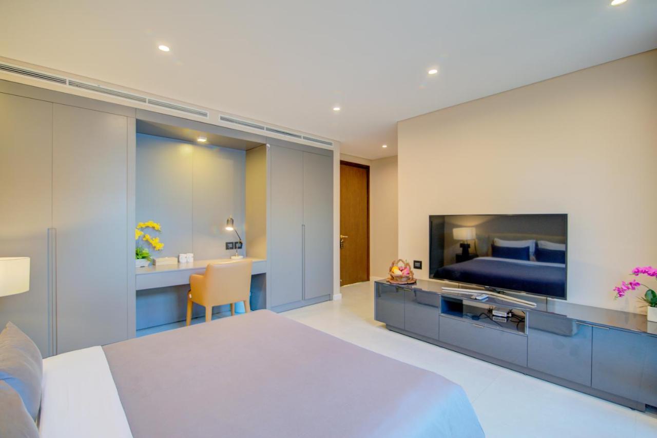 Villa 7 Bedrooms Beachfront Luxury