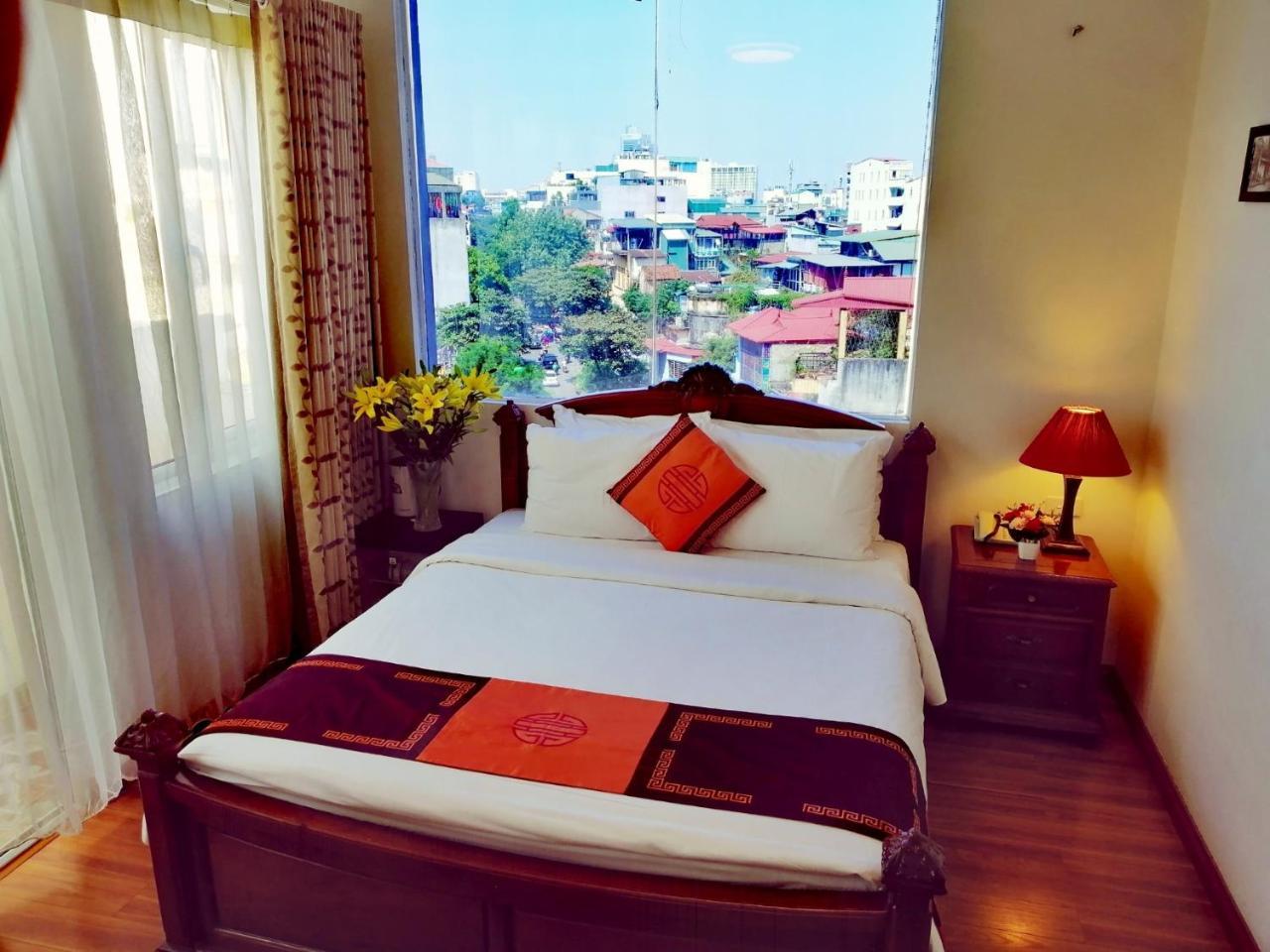 Khách sạn Phoenix Palace 3*
