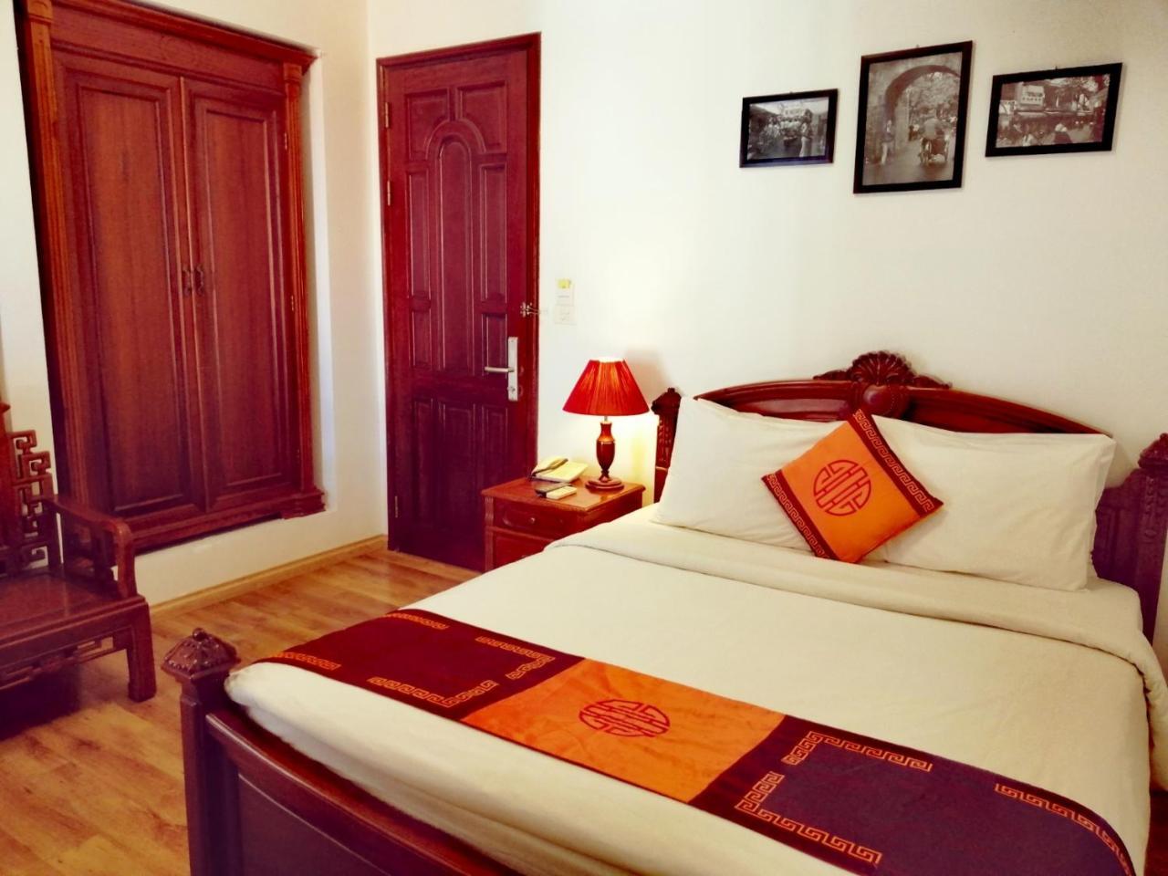 Khách sạn Phoenix Palace 3*