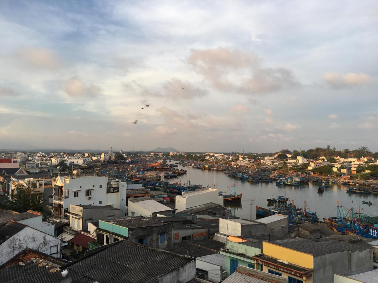 Tan Phu Khách sạn *