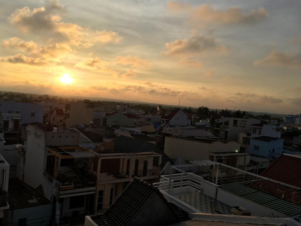 Khách sạn Tan Phu La Gi