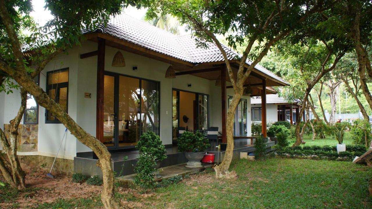 Emerald Ong Lang Beach Khu cắm trại *