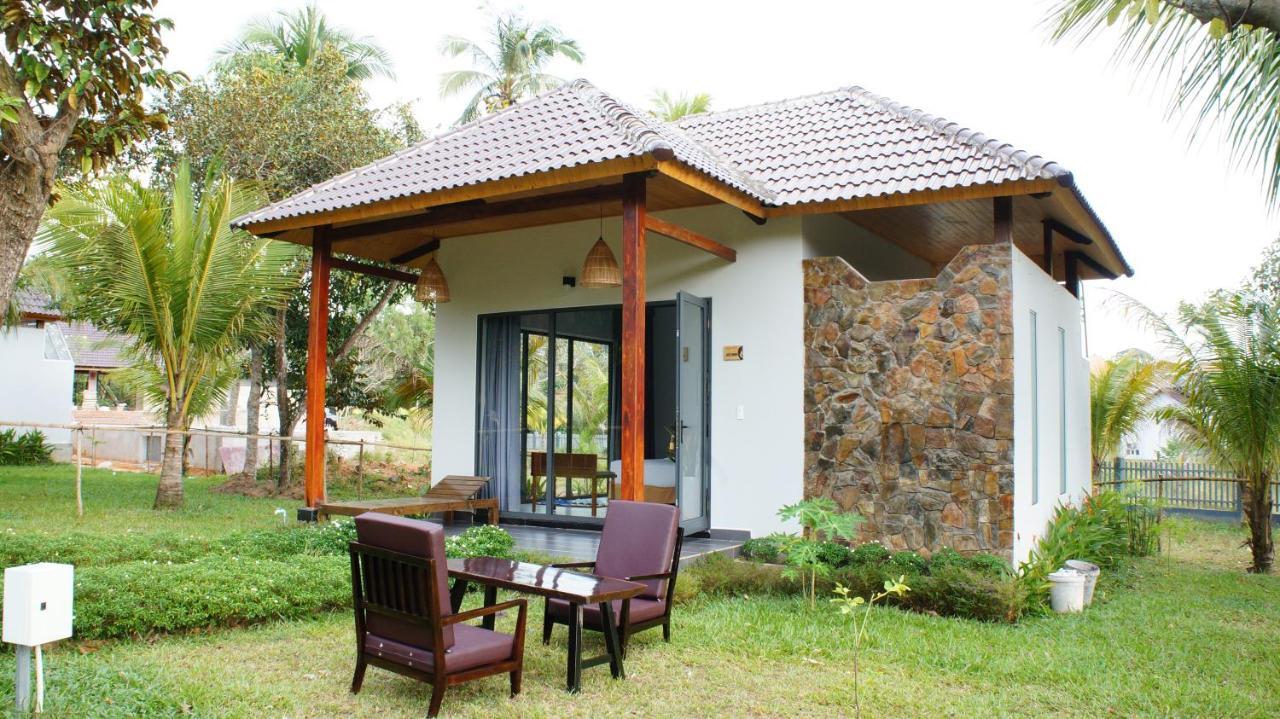 Khu cắm trại Emerald Ong Lang Beach *