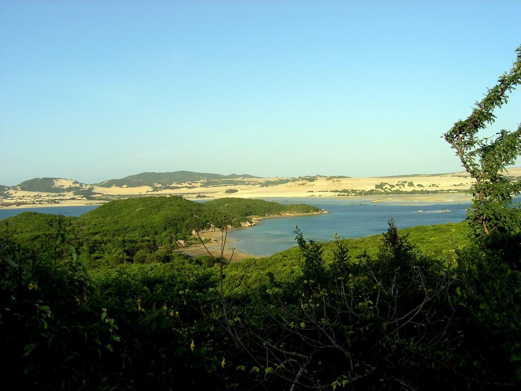Resort Whale Island Dam Mon
