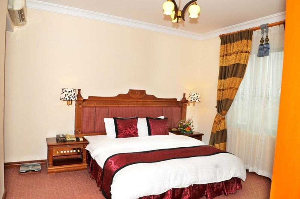 Central Hotel Hotel 4*