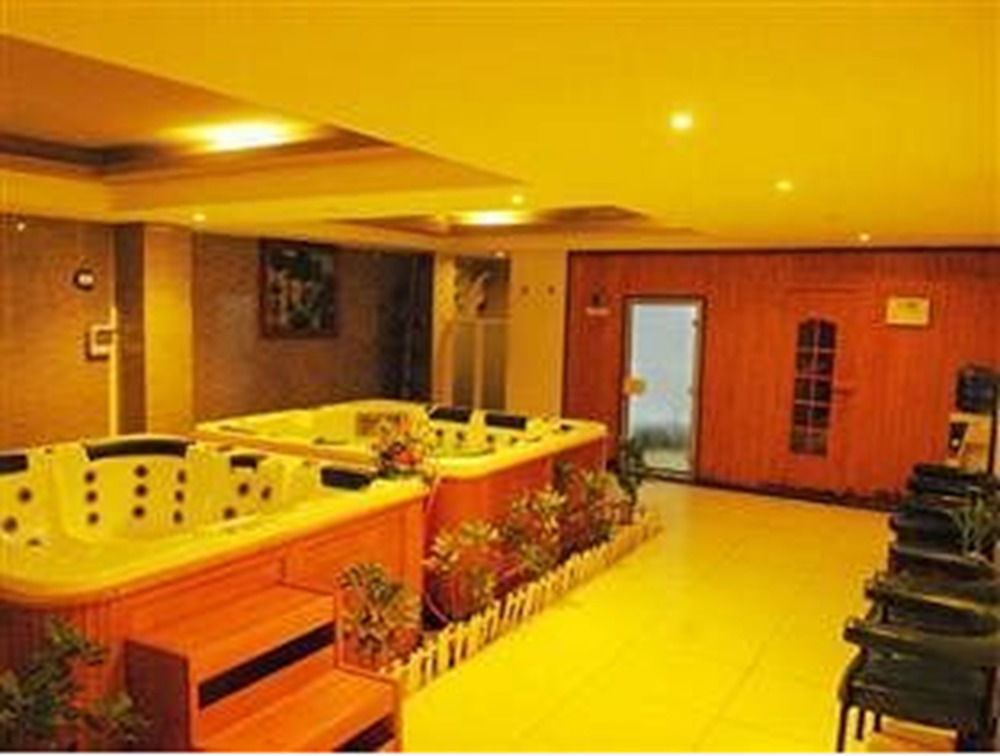 Hotel Central Hotel 4*
