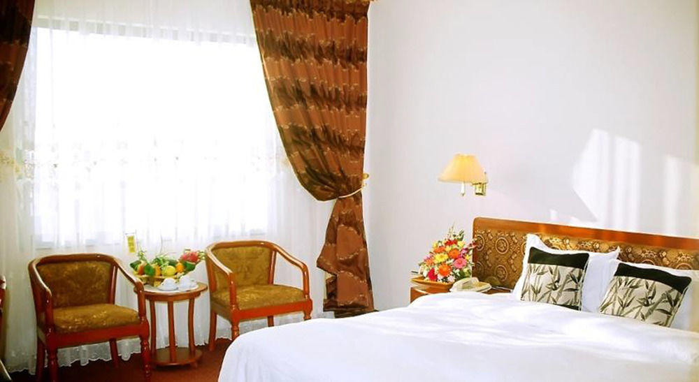 Central Hotel