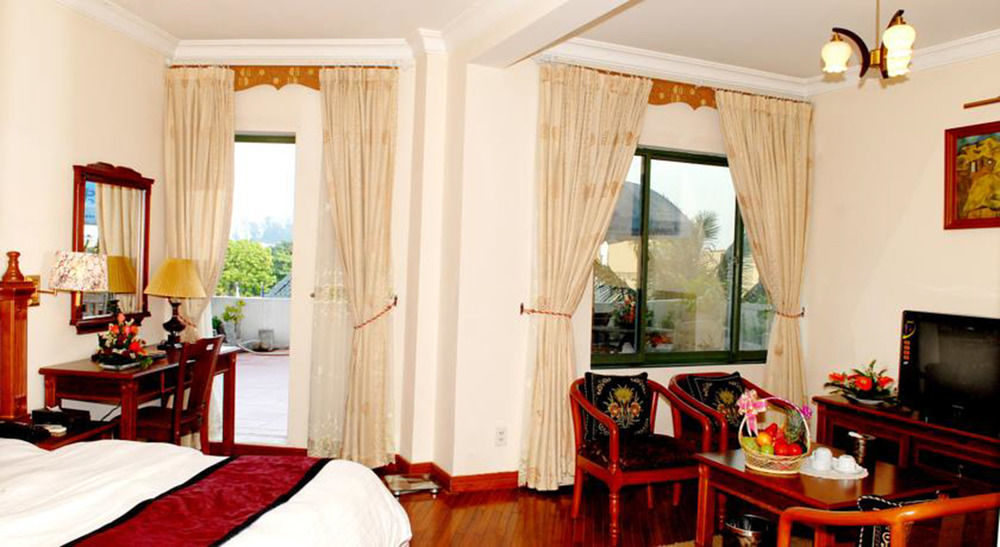 Central Hotel 4*