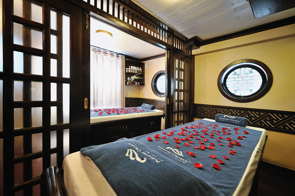  Paradise Sails Cruise