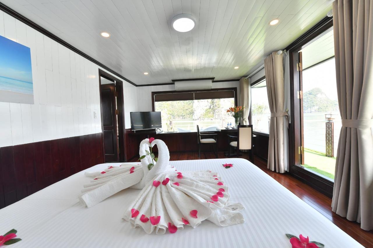 Halong Sapphire Cruise Nan Giang
