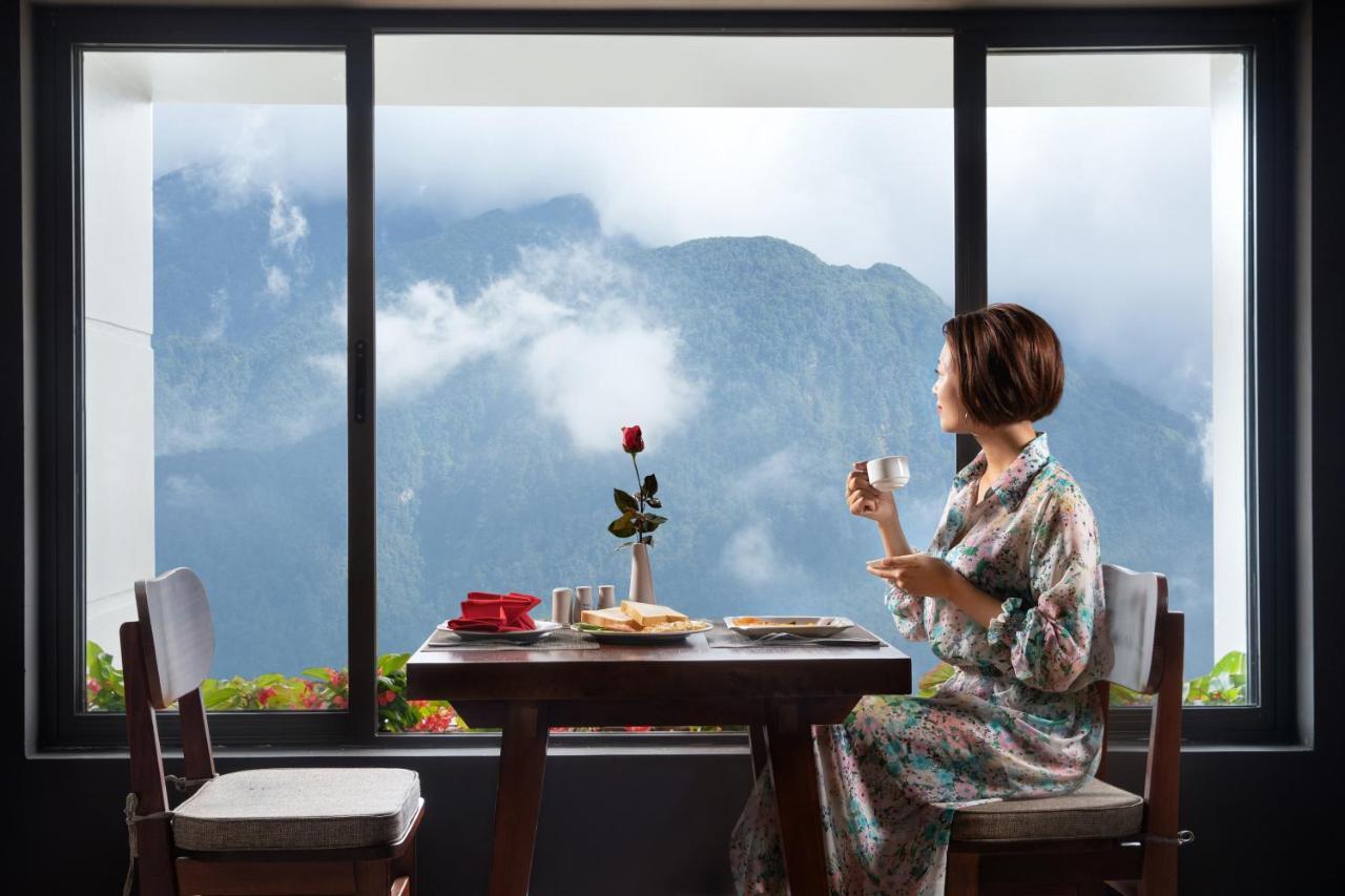 Khách sạn The View 4*