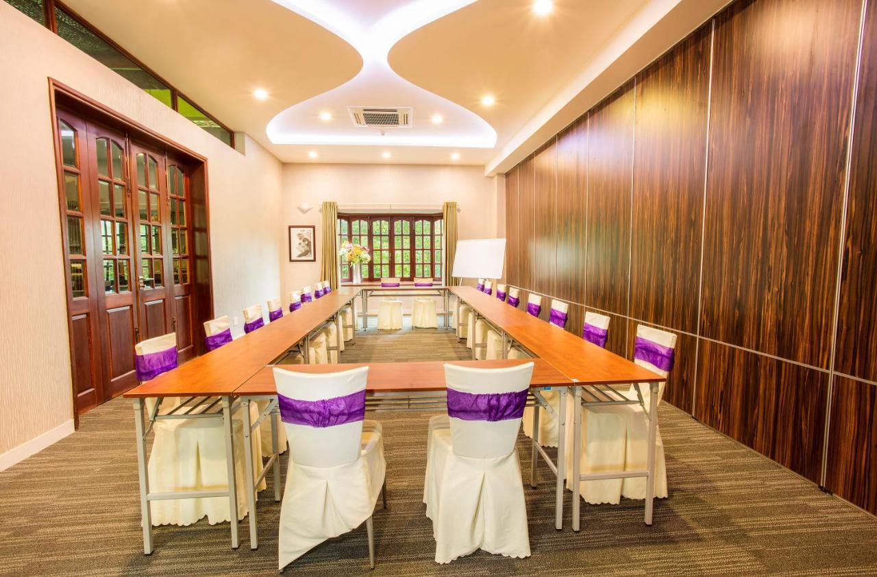 Jungle Hotel 3*