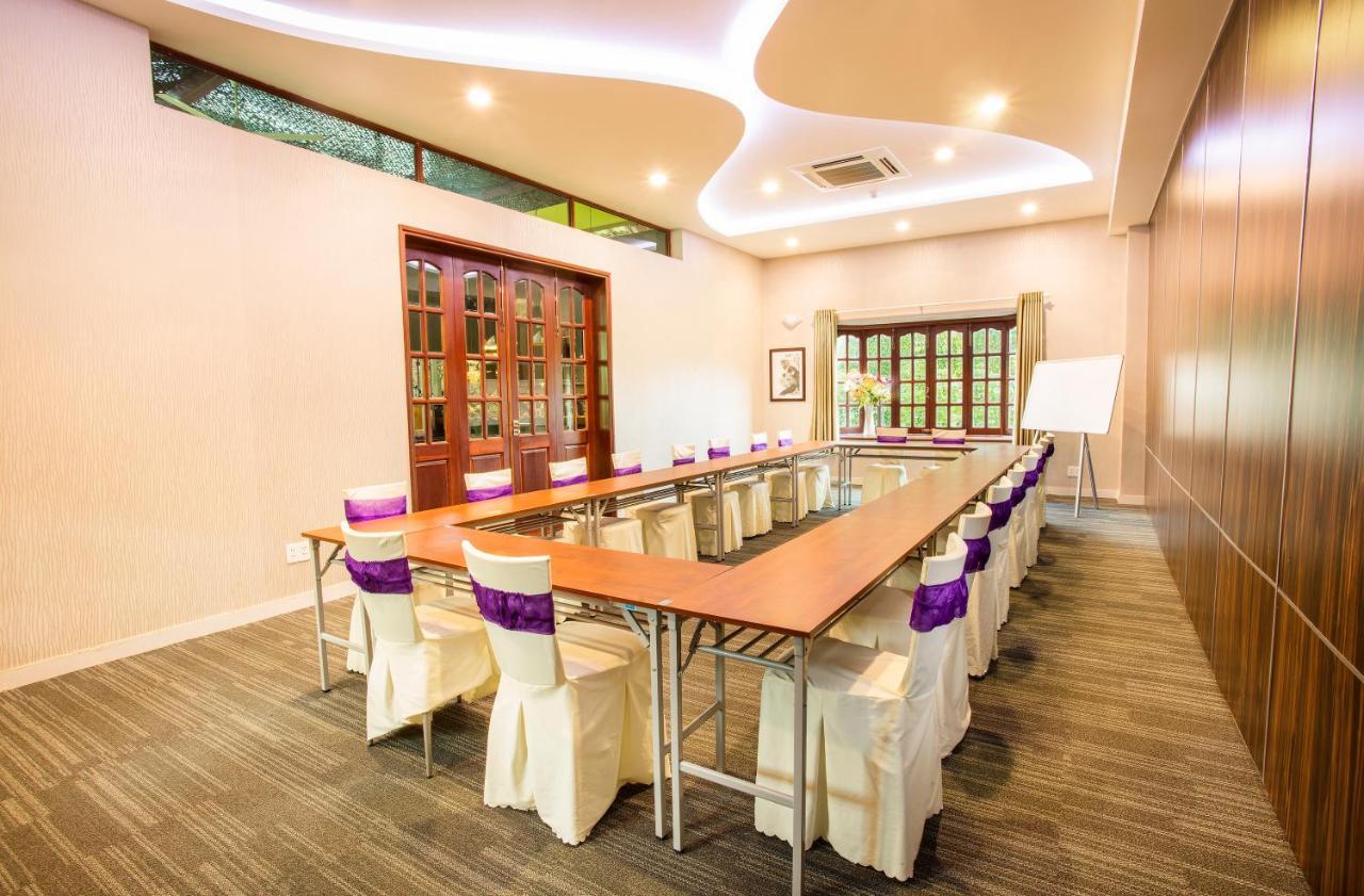 Jungle Hotel 3*