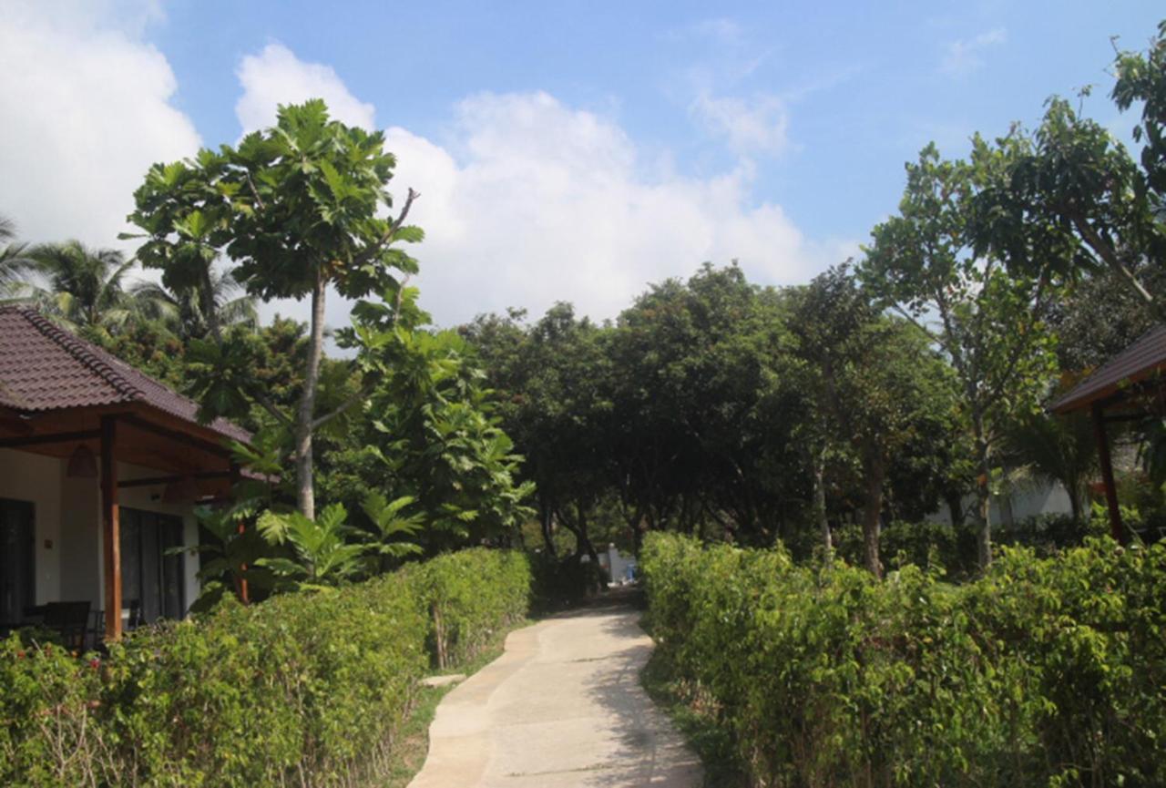 Khu cắm trại Emerald Ong Lang Beach *