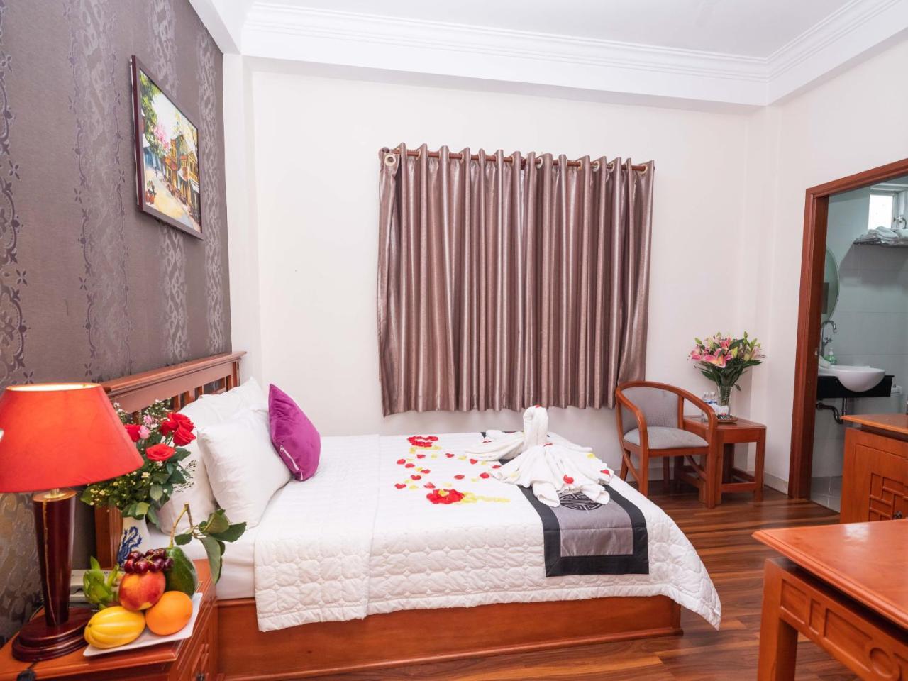Hồng Hạc 2* TP. Hồ Chí Minh