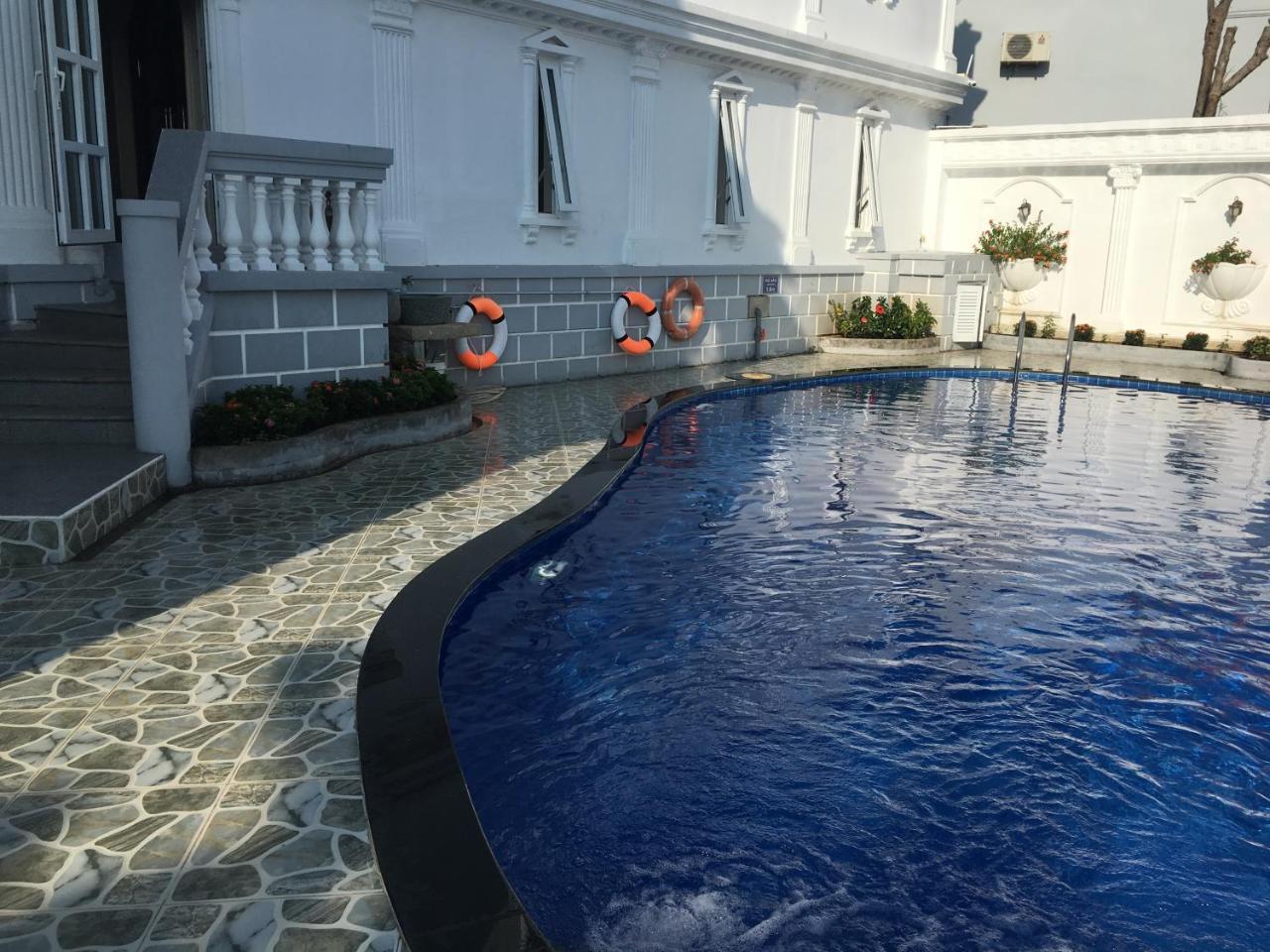 Villa Nancy Sea Light