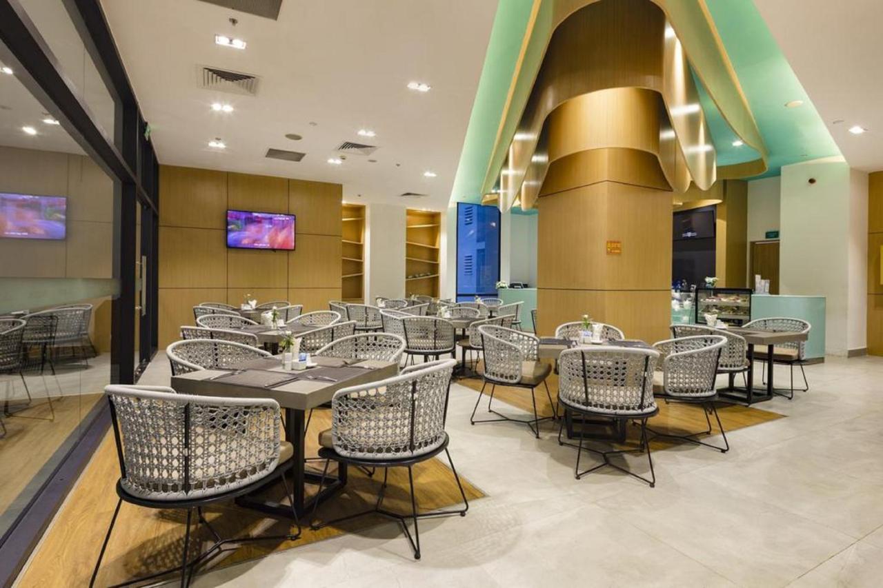 Parama Balcony Beachfront Hotel 4*