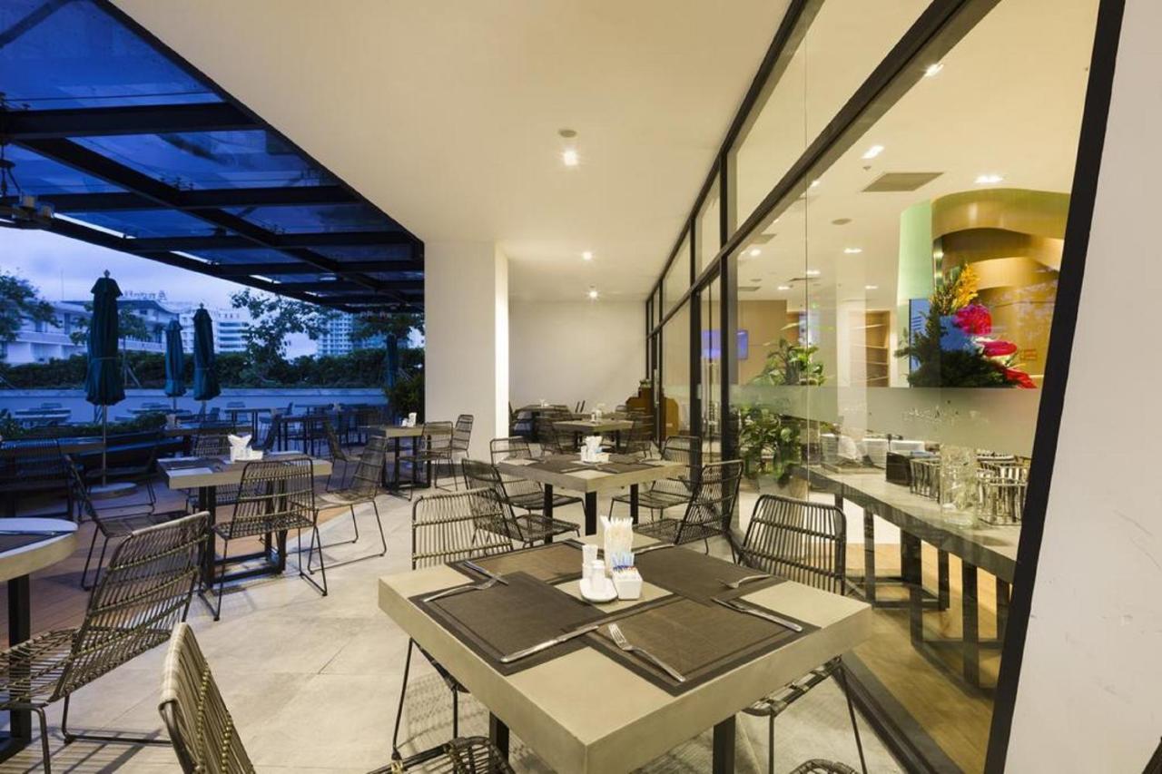 Parama Balcony Beachfront Hotel