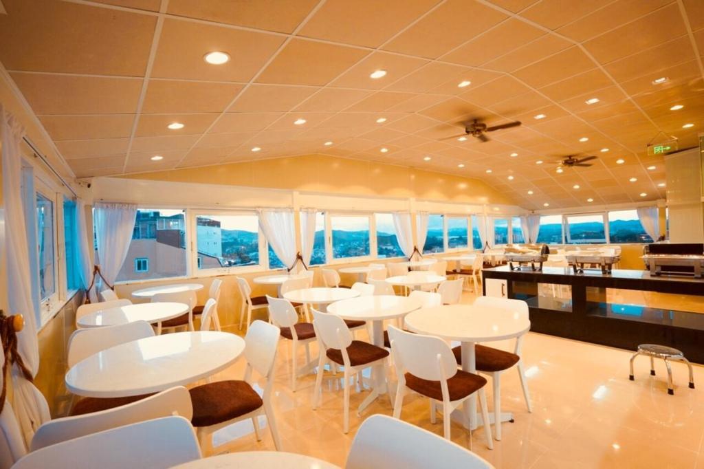 Tulip View Khách sạn 3*