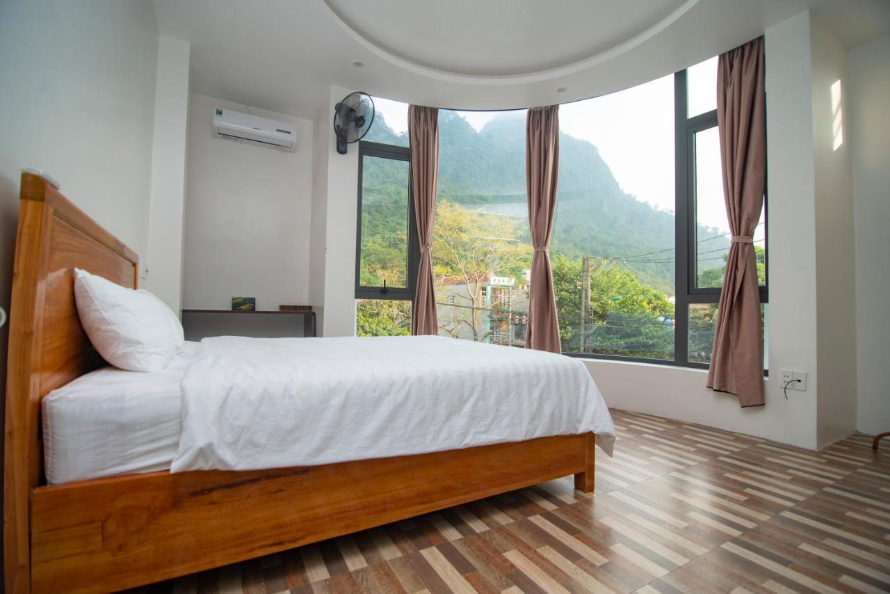 Long Khách sạn 2*