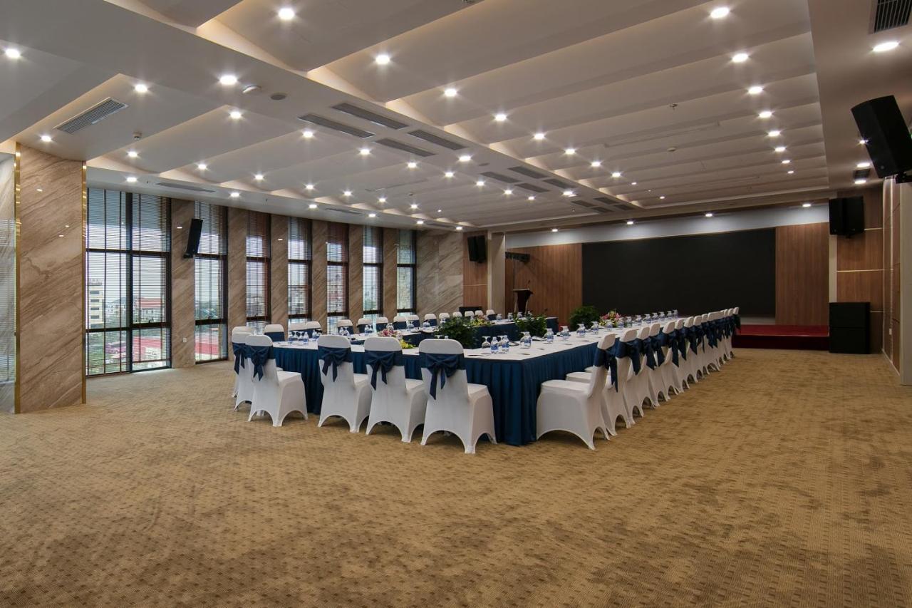 Khách sạn Marina 4*