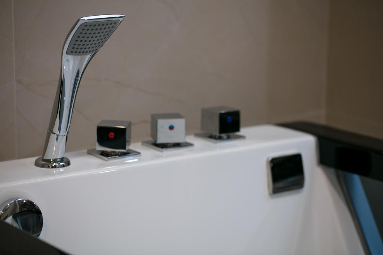 Khách sạn Marina 4*