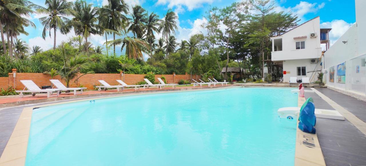 Resort Manila 3*