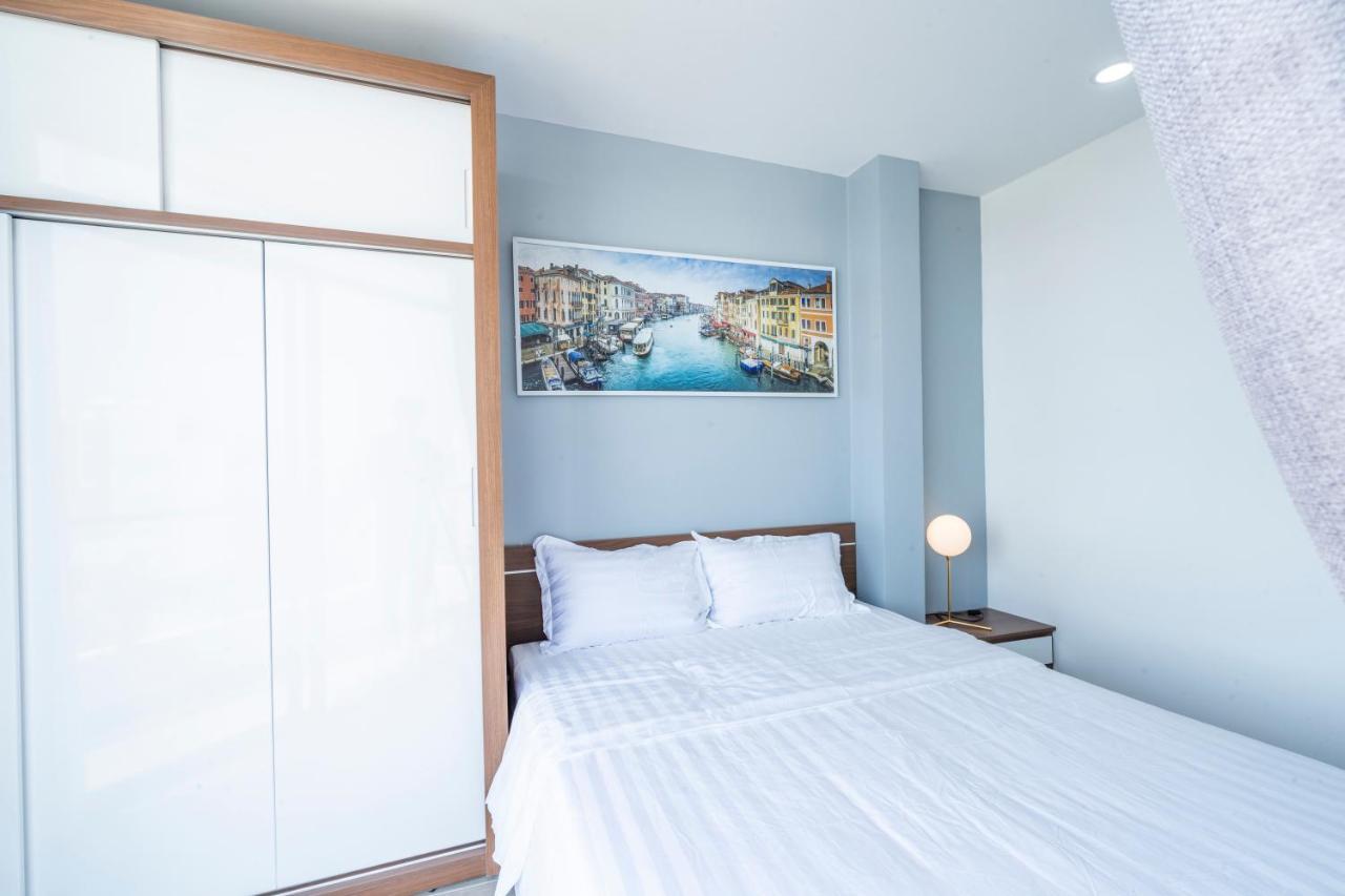 Hoang Anh & Nhatrang