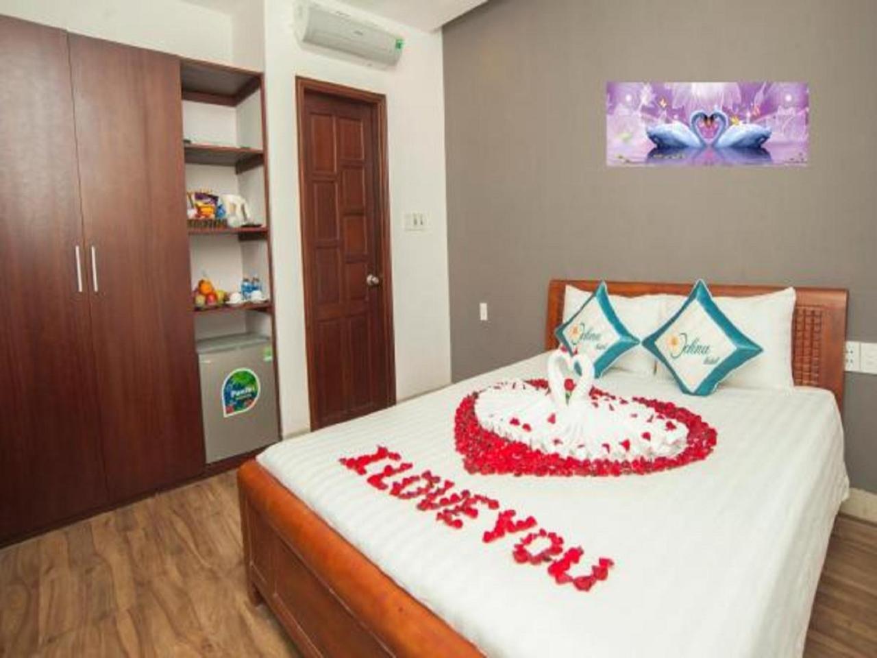 Khach San Gia Tot Peaceful Hotel